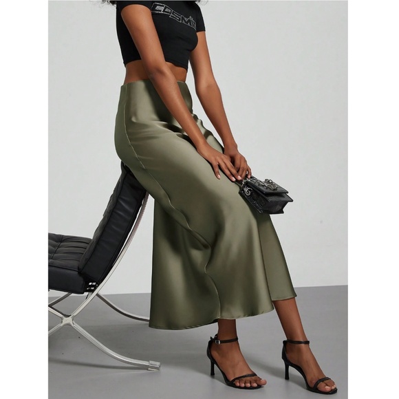 Green Satin A-Line Skirt High Waisted Long - Picture 2 of 8